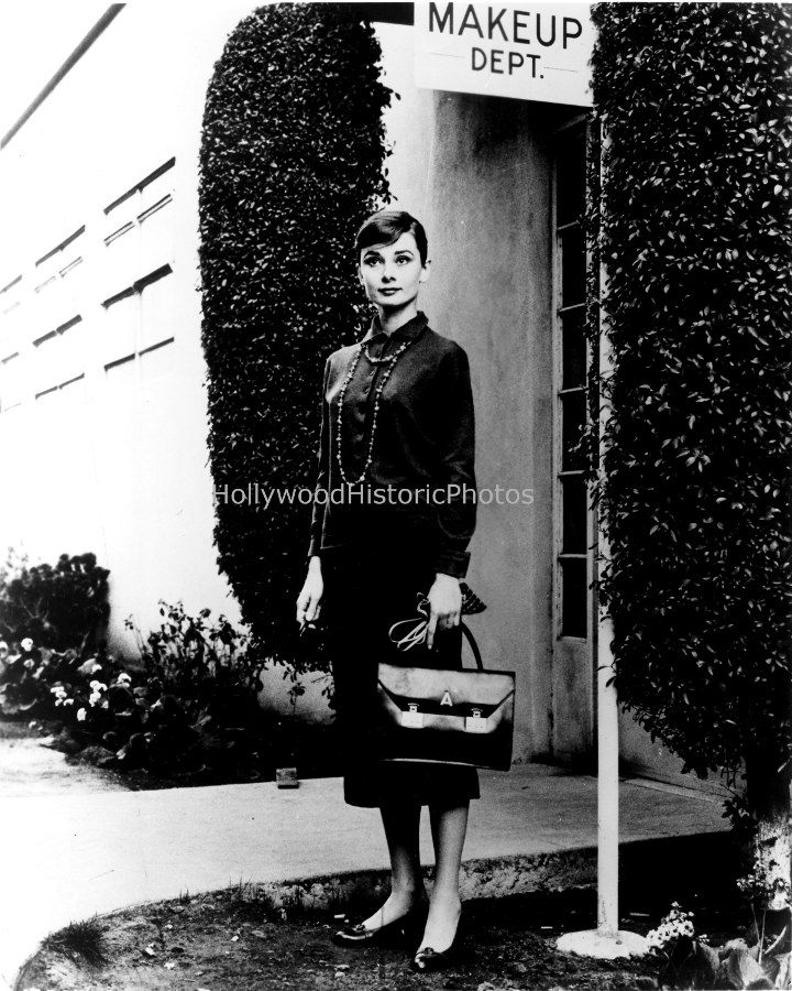 Audrey Hepburn 1950s WM.jpg